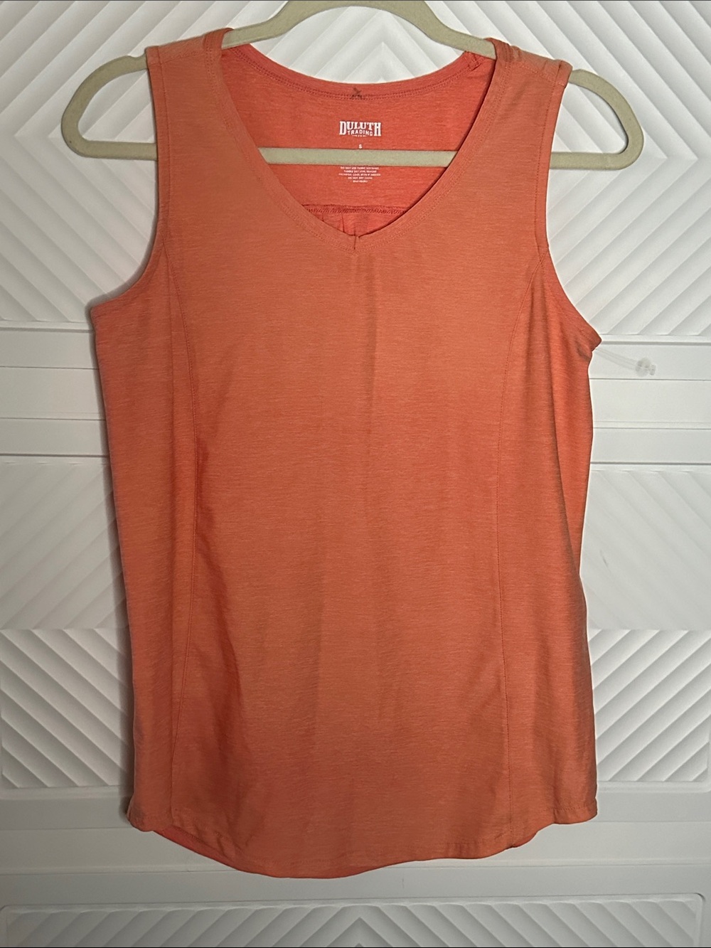 Duluth Trading Co Coral Sleeveless V-Neck Tank